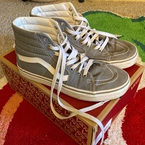 listing-status-banner